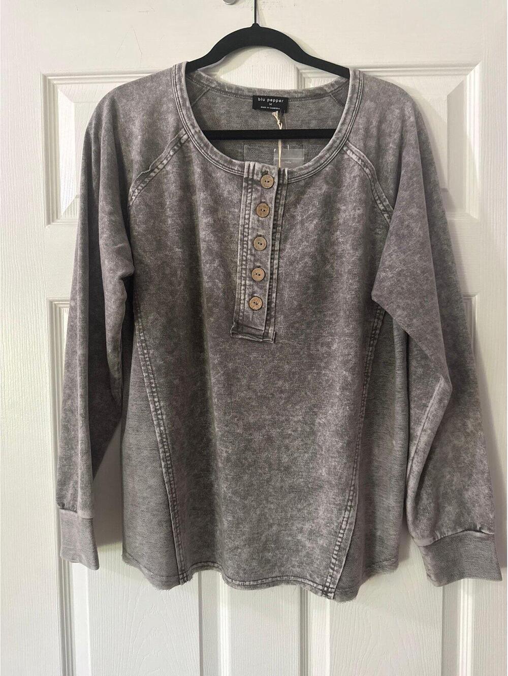 Blu Pepper Charcoal Mineral Washed Pullover Boutique Medium NWT
